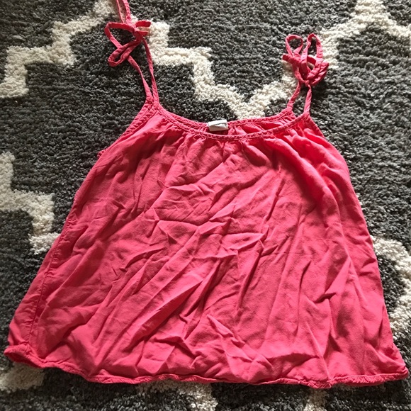 Pink tie tank - Picture 1 of 1
